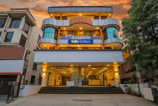 FabHotel Veetara
