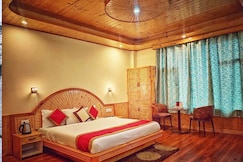 Snowline Heights, Manali