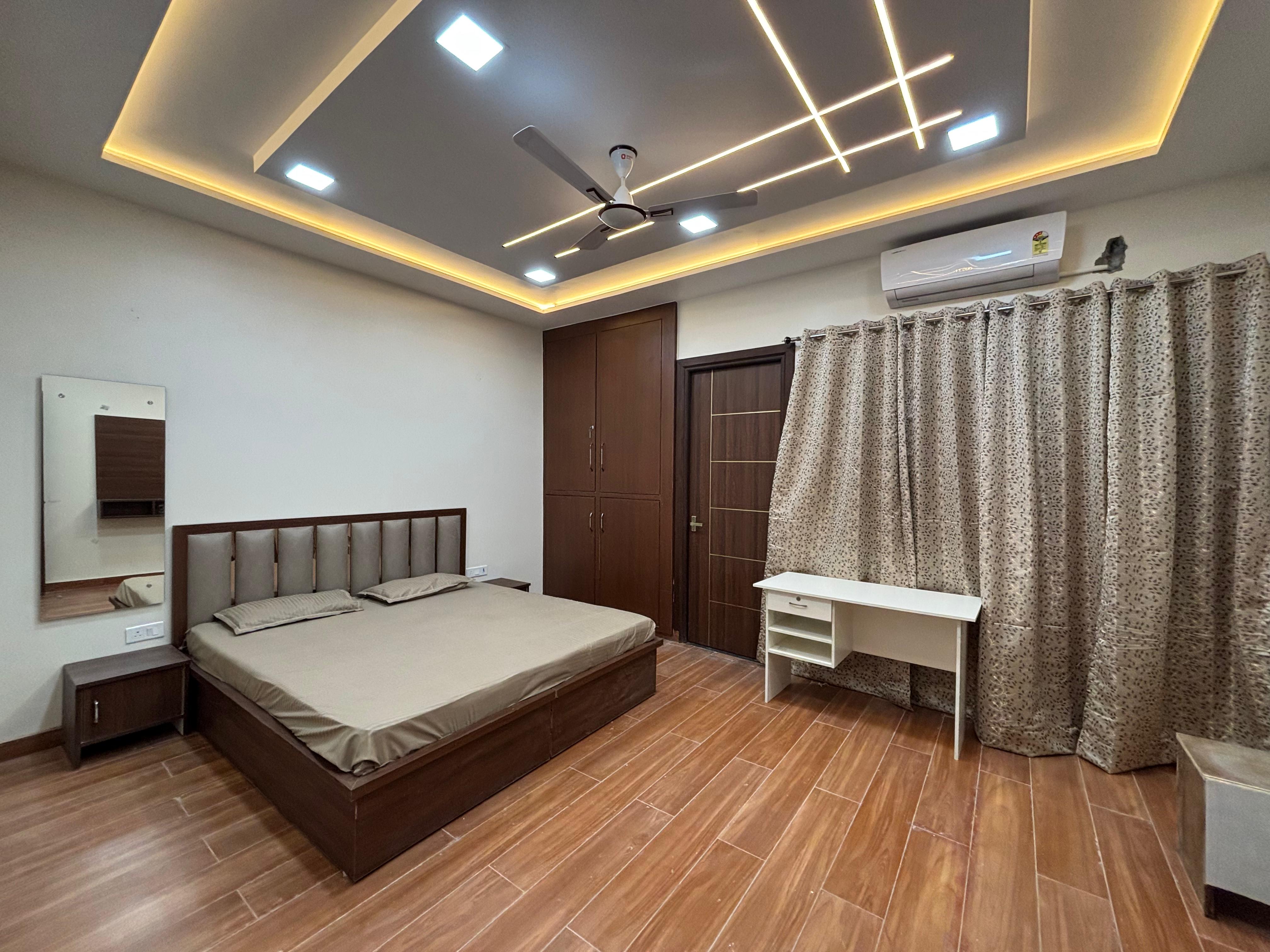 S Square Homestay @AGRA - Tap to explore photos