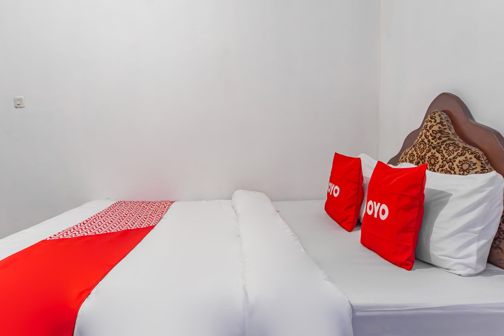 OYO 93902 Guest House Pahlawan Syariah - Tap to explore photos