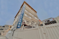 Hotel Nissar by Dev Rising, Srinagar