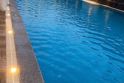Wave Estate Luxe Stay (pool acess), Kharar