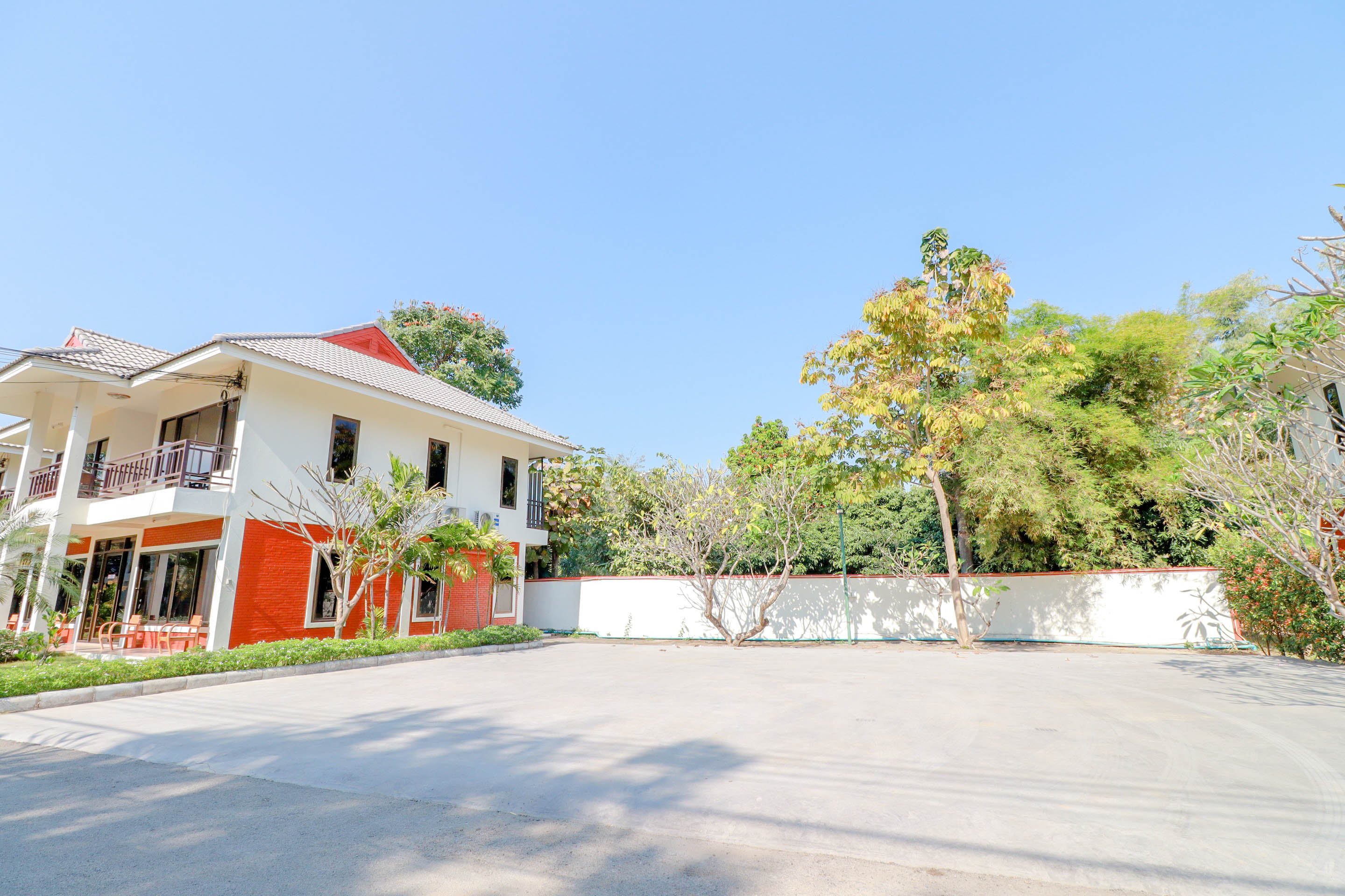OYO 557 Tong House Resort - Tap to explore photos