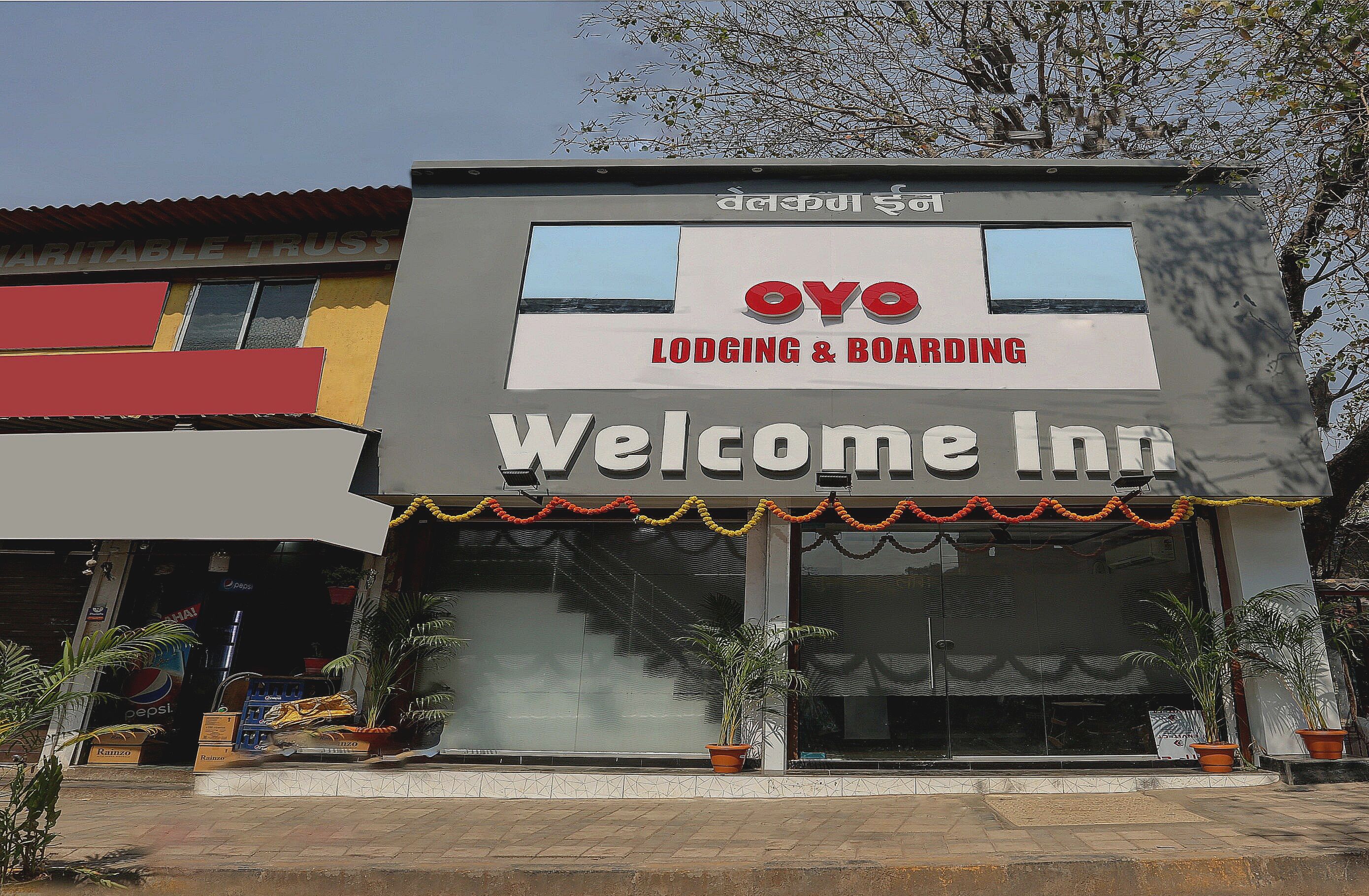OYO Hotel Welcome - Tap to explore photos
