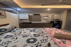 Cozy Studio || Prime East of Kailash, Delhi