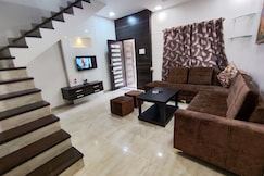 Staeg Villa in the Centre of the City 2BHK, Indore