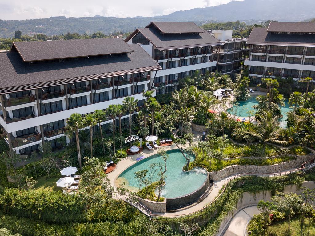 Pullman Ciawi Vimala Hills Resort Spa & Convention - Tap to explore photos