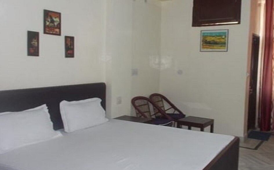 Ishan Homestay - Tap to explore photos