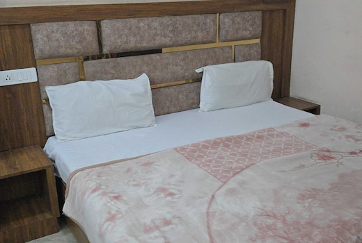 Collection O Ambedkar Chowk Formerly Hotel Paras Inn