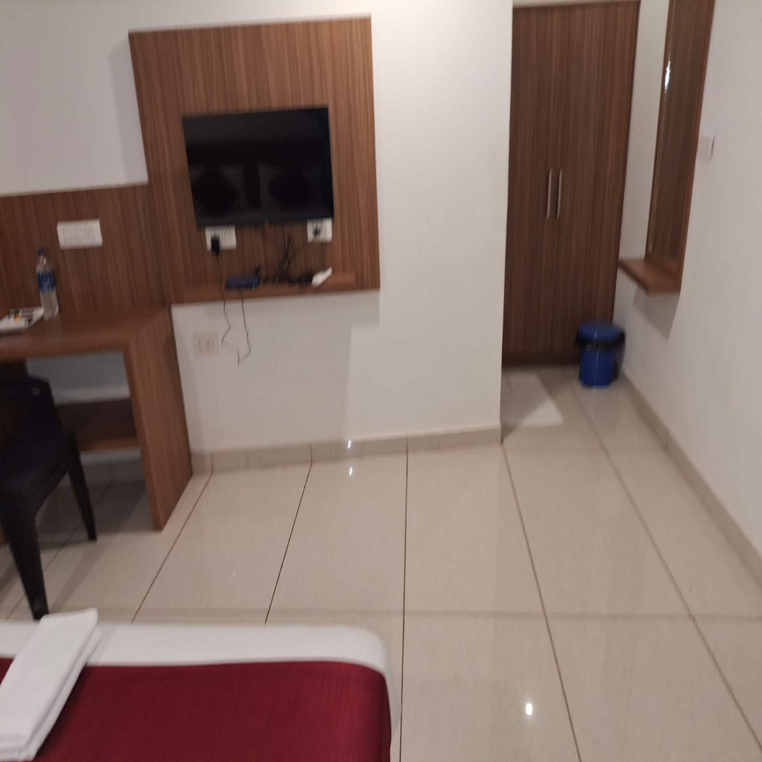 Faaz International Rooms - Tap to explore photos