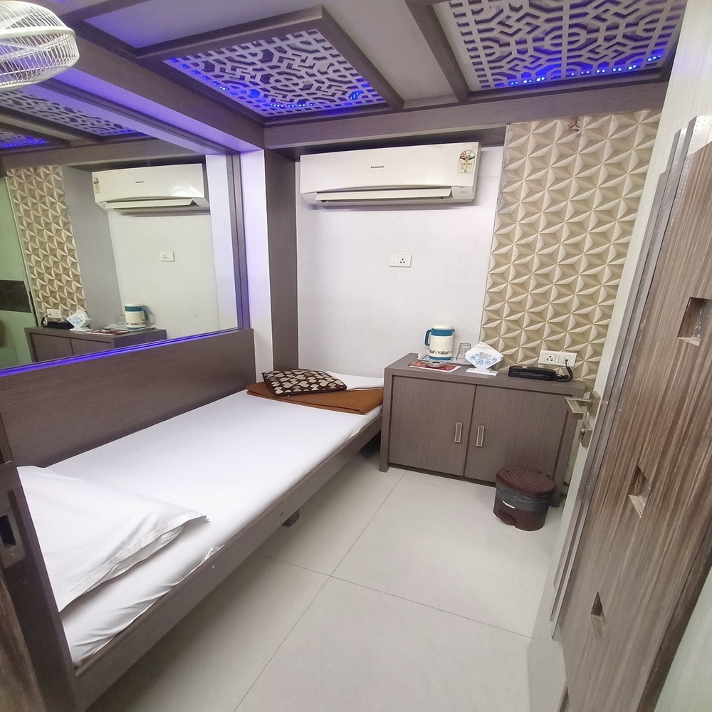Nice Guest House - Tap to explore photos