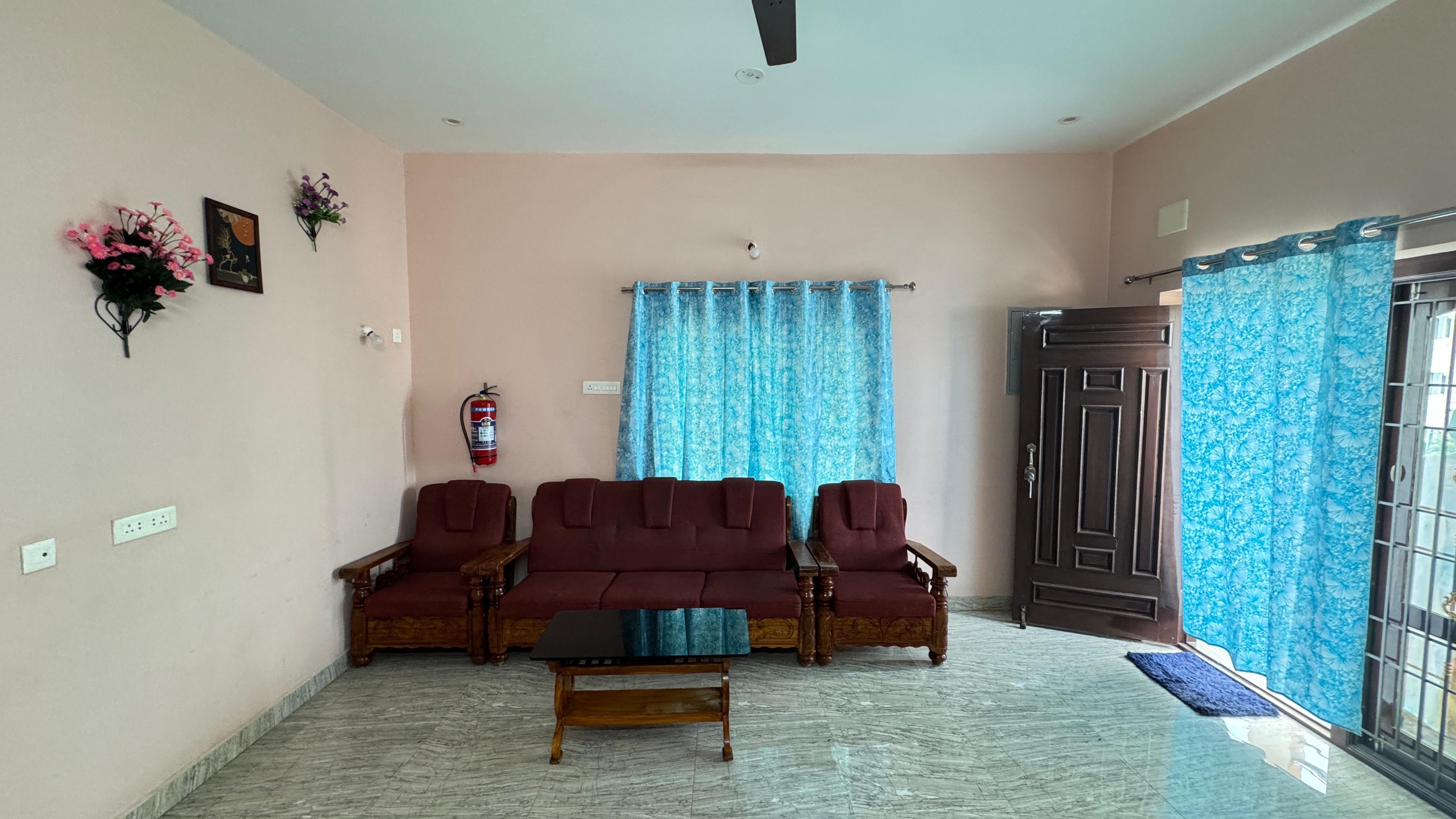 Alexa Homestay Standard - Tap to explore photos