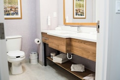 Hampton Inn & Suites by Hilton Laval, Laval