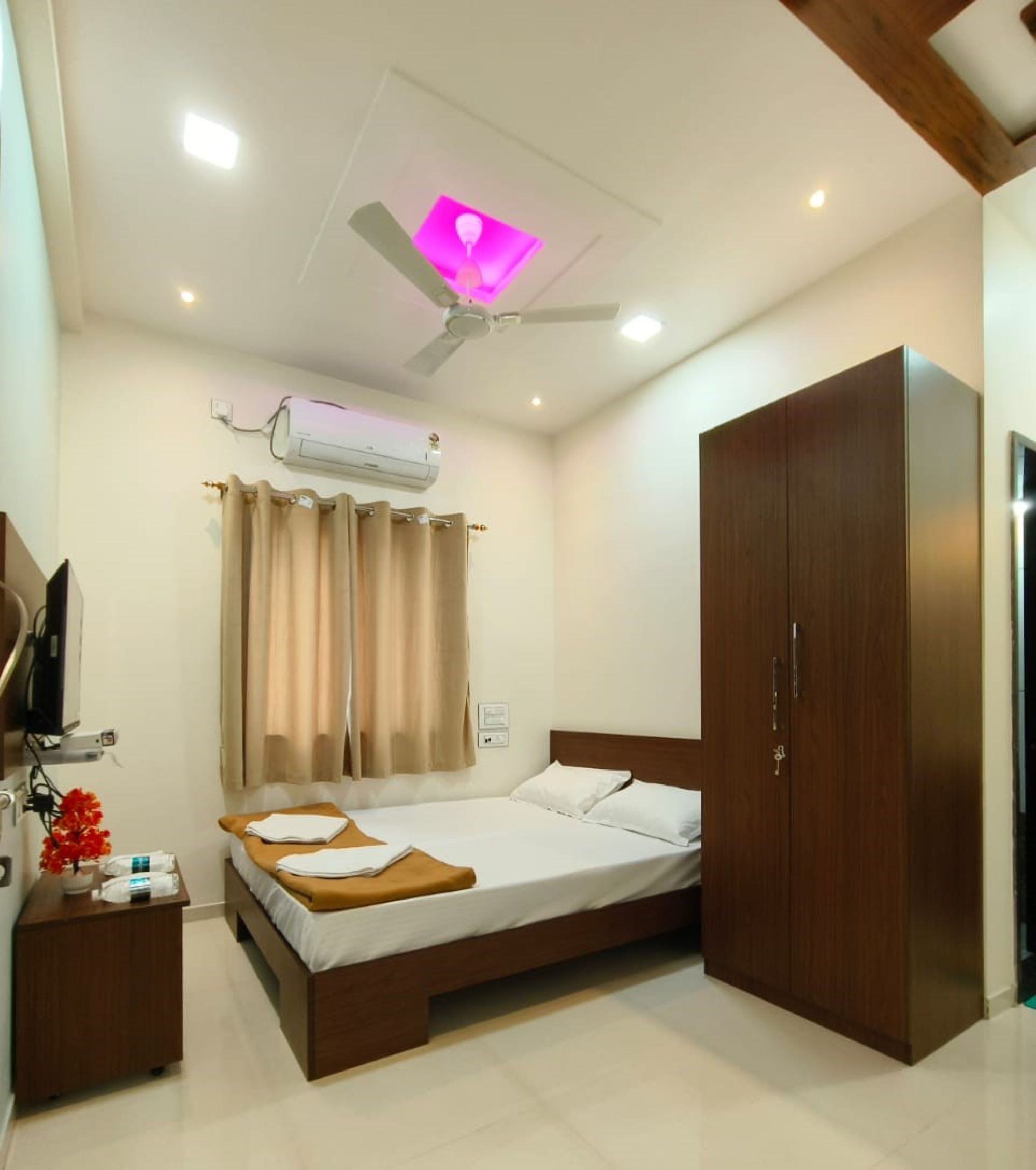 Hotel Ashokraj 2