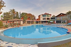 Treebo Premium Blue Mountain Country Club And Resort, Siliguri