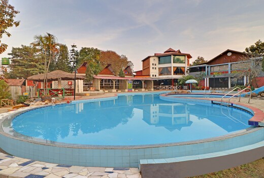 Treebo Premium Blue Mountain Country Club And Resort