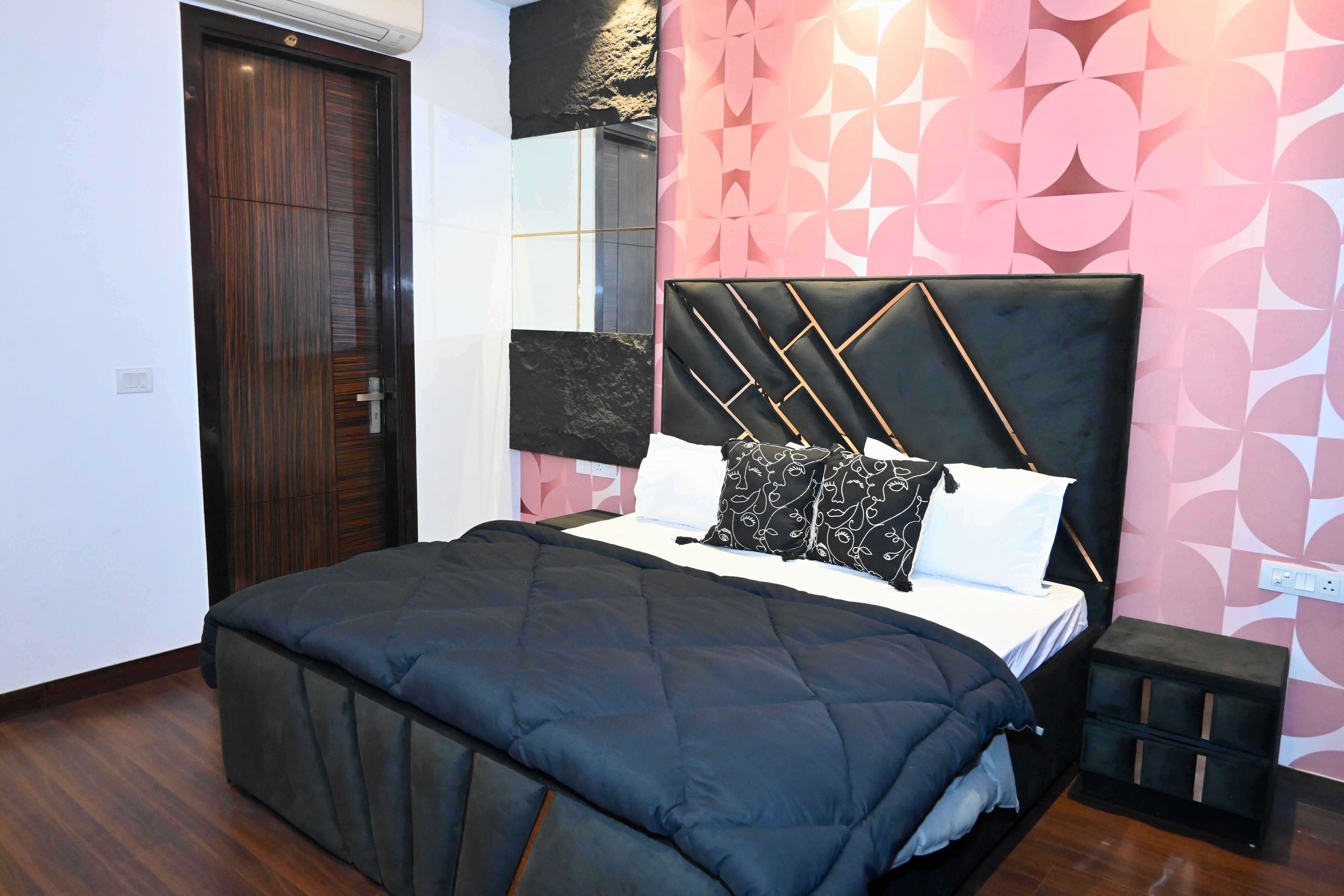 Bellus Living 2BHK @Galleria | Best for Get Together - Tap to explore photos