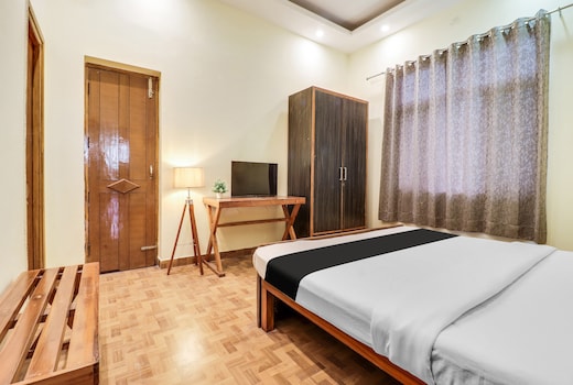 Hotel O Regal
