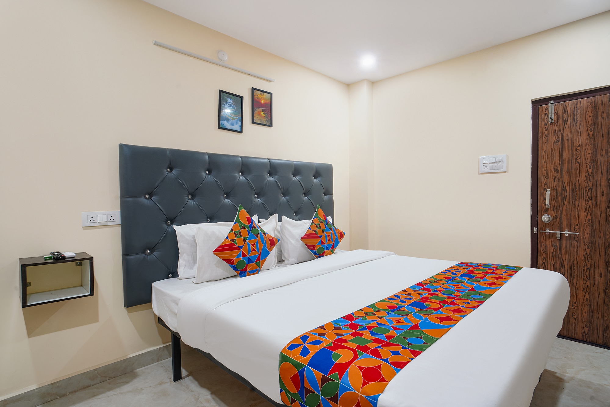 Fabhotel SBR- Nr Botanical Garden, Kondapur - Tap to explore photos