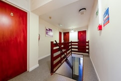 OYO Honeycroft Lodge, Paris