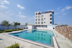 Hotel Moon Valley & Bar, Chomu