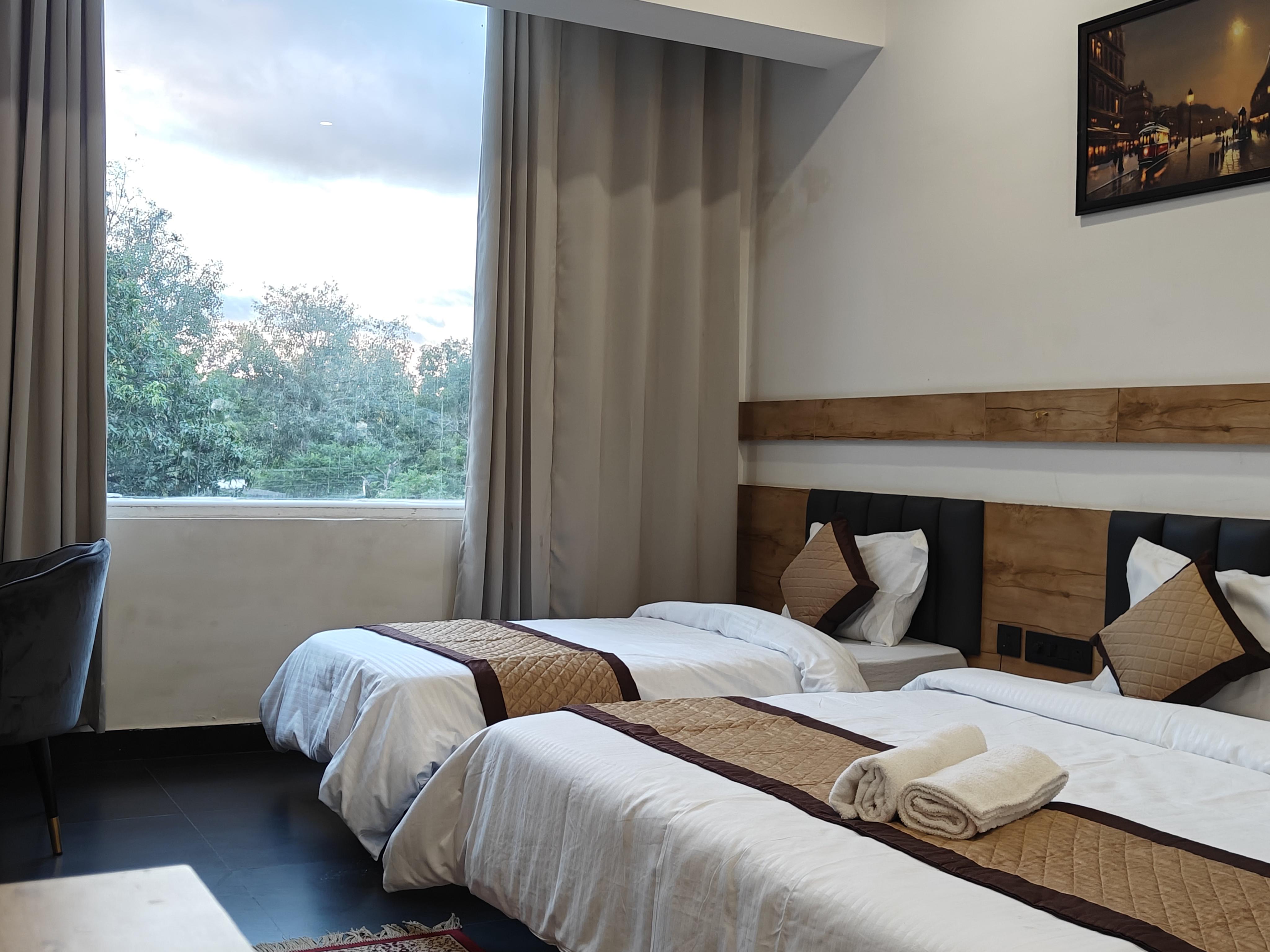 HOTEL BASANT SAROVAR - Tap to explore photos