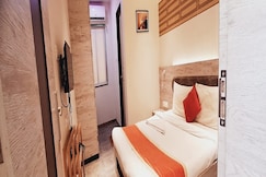 Hotel Kalpaturu, Pune