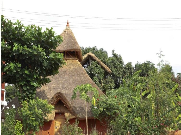 Kalari house and hut - Tap to explore photos
