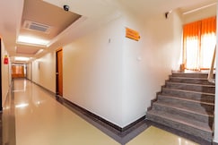 Hotel O Amr Grand, Mayabunder