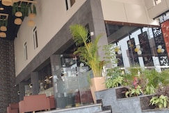 THE GARDENIA, Maunath Bhanjan