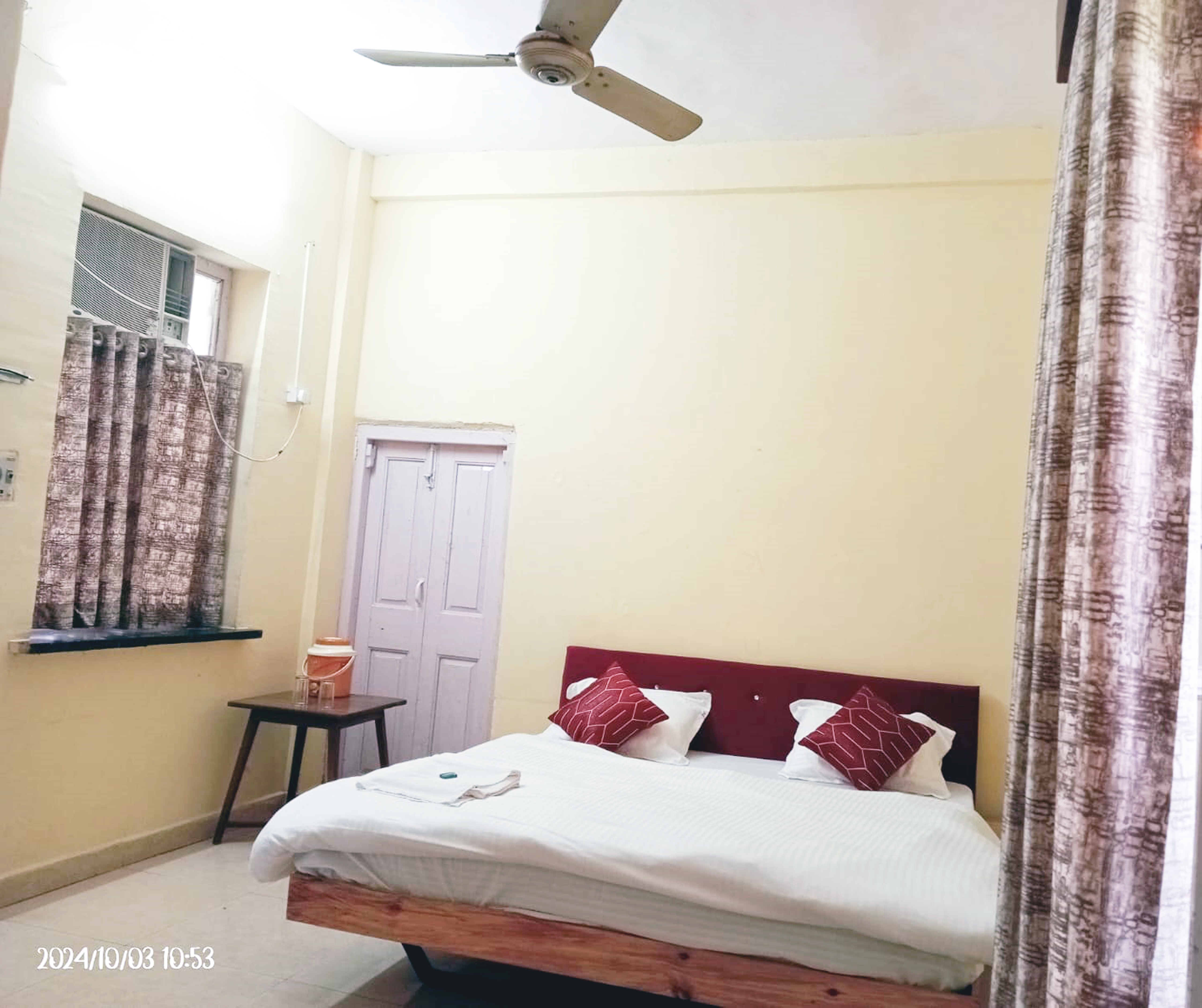New Hotel Pachmarhi - Tap to explore photos