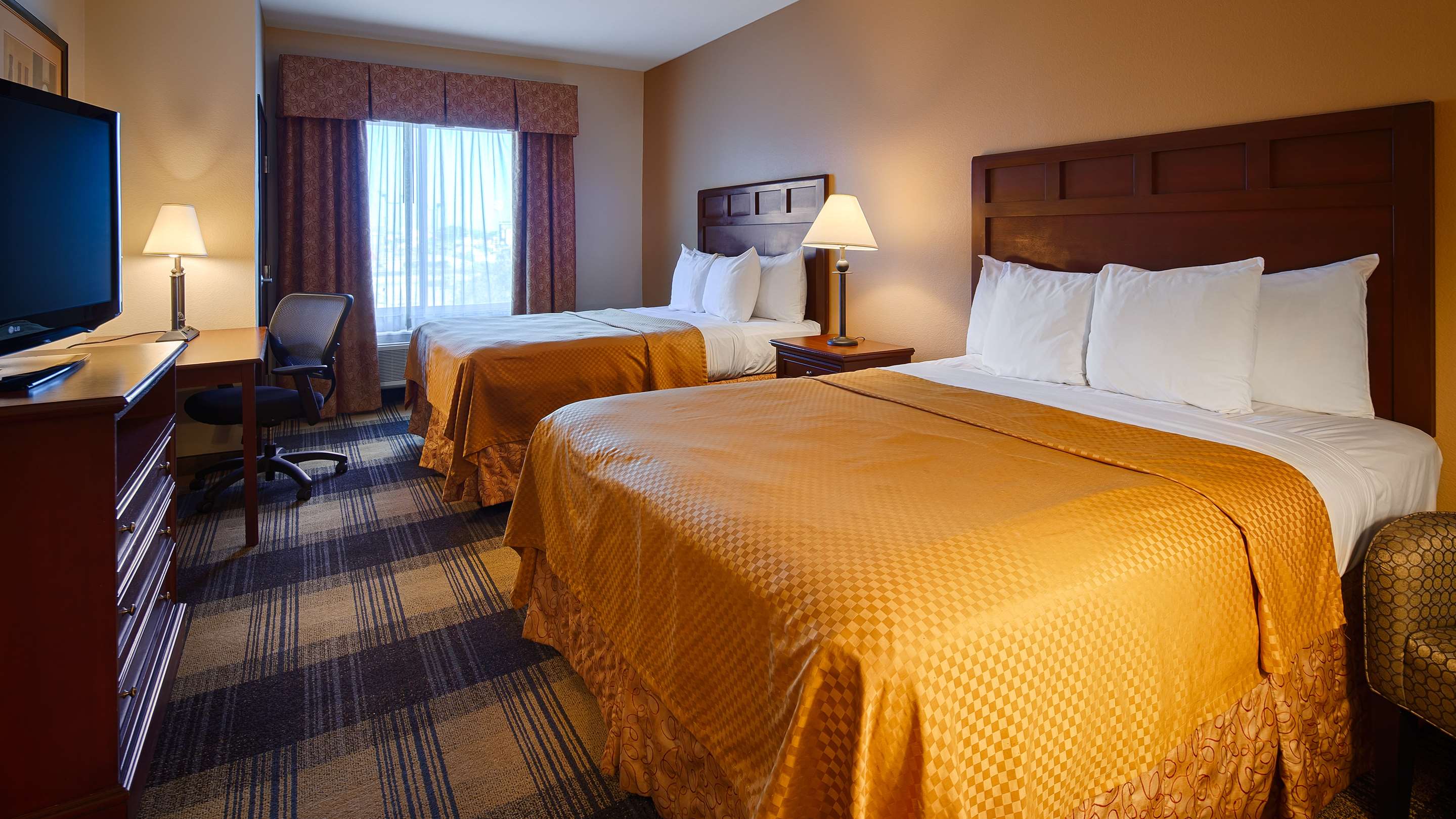 Best Western Lockhart Hotel & Suites - Tap to explore photos