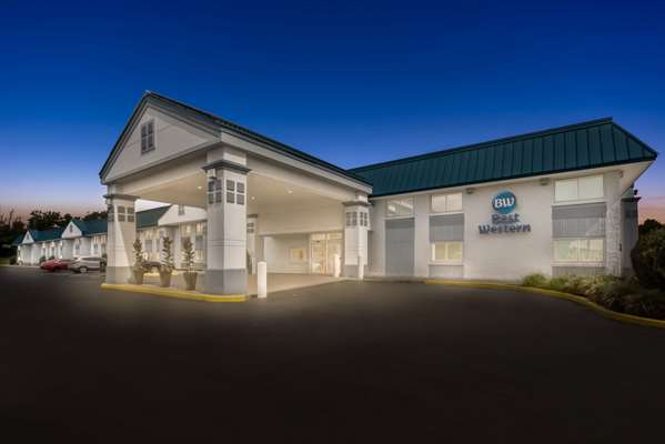 Best Western Burlington Inn - Tap to explore photos