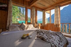 Cottage In Central Jibhi Parking Market by Bastiat stays, Gushaini