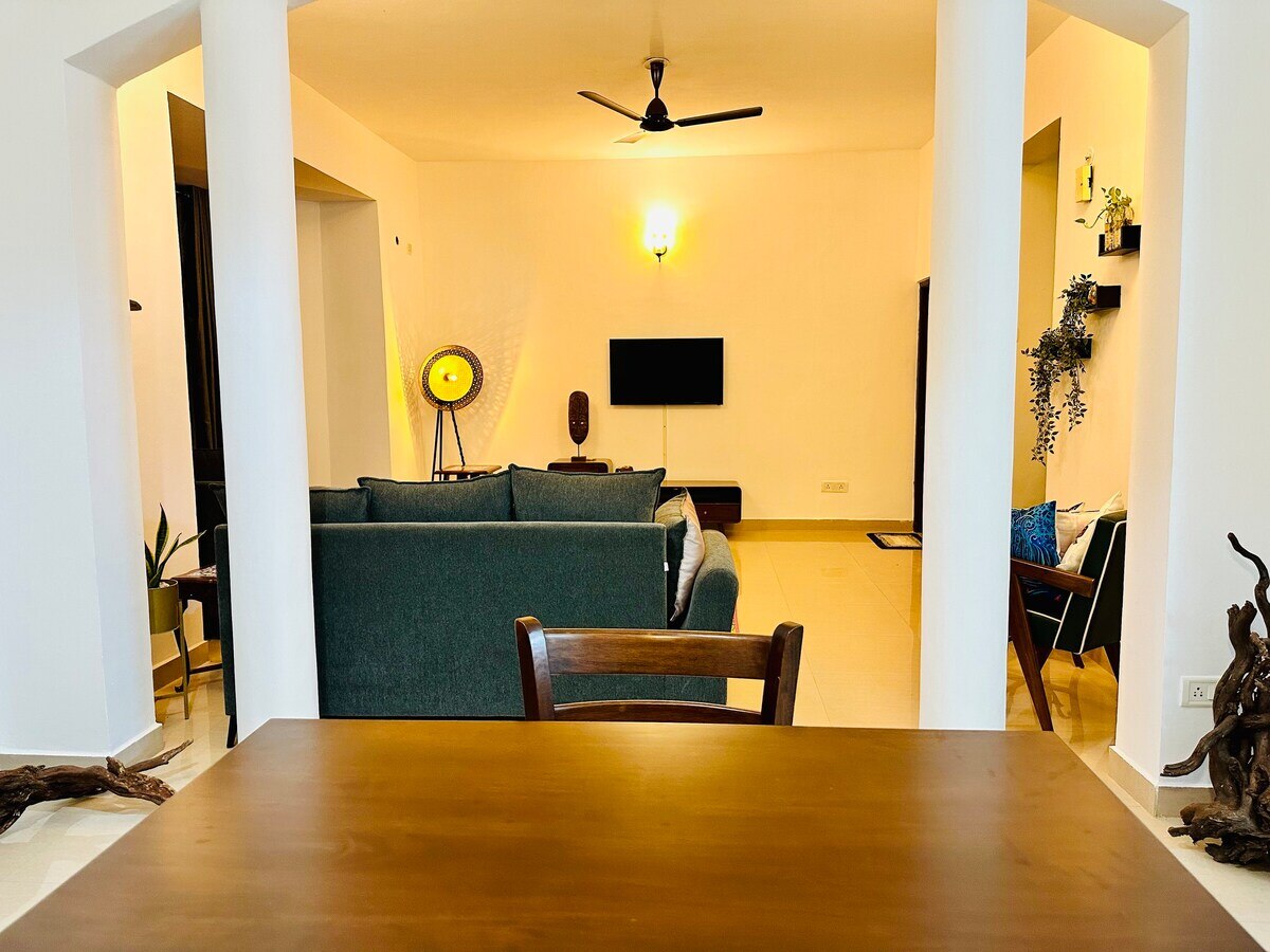 Villa Sapphire close to Baga with Pool - Tap to explore photos