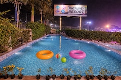 Highway Resort with Swimming Pool, Hasanpur