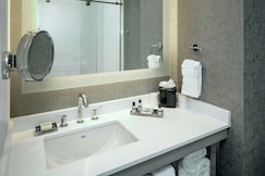 Hilton Garden Inn Seattle Bellevue Downtown, Seattle