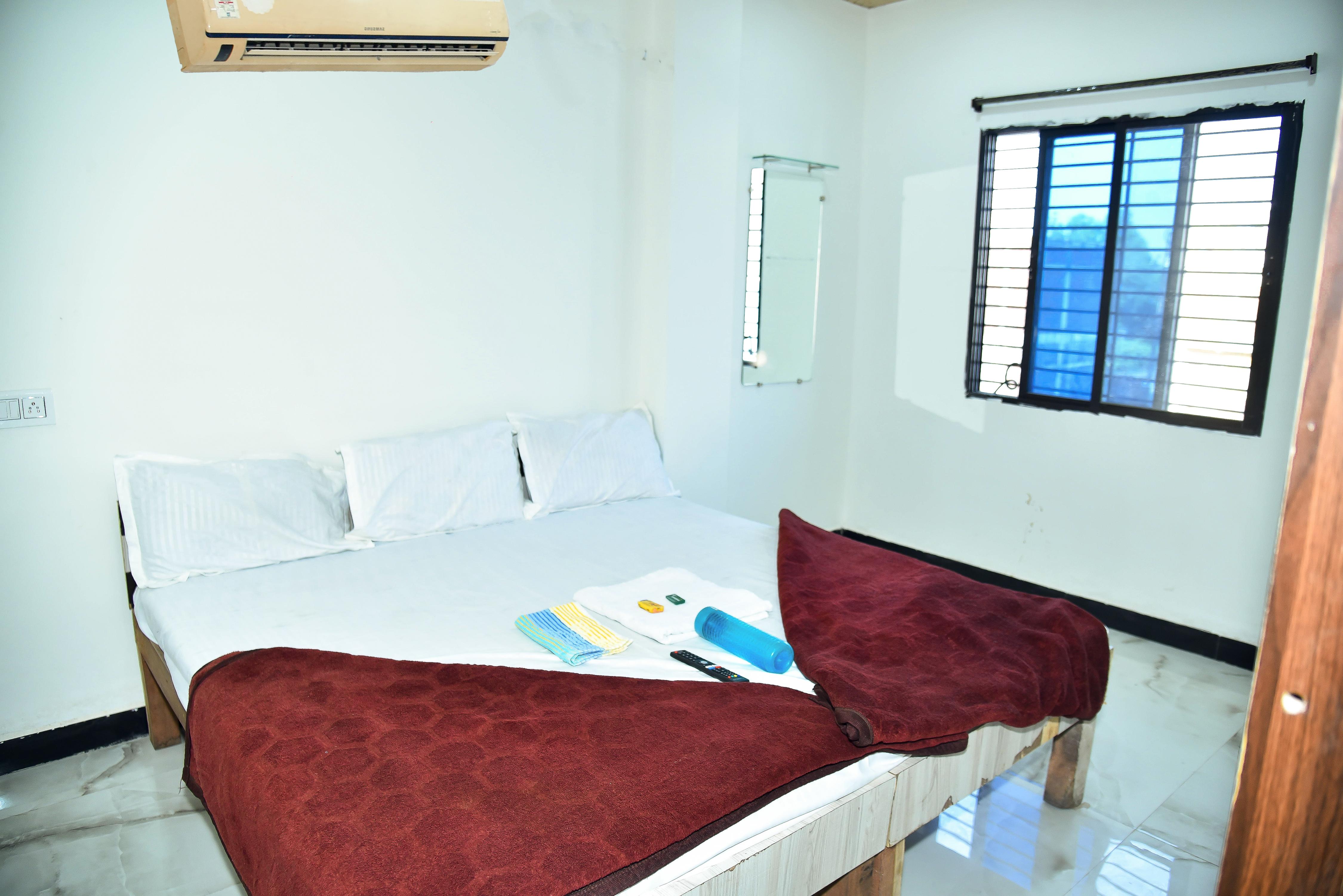 Hotel Sindur - Tap to explore photos