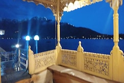 Houseboat Helen of Troy, Srinagar