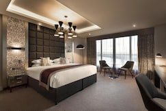 DoubleTree by Hilton Edinburgh - Queensferry Crossing, Falkirk