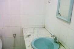 Hotel The Moon, Manali