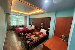 Hotel Little Hut - 550 mts from Mall Road, Mechi