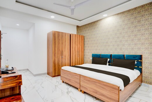 Super Townhouse Happy Habitat Guest House