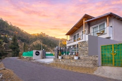 Angel Pink Resort With A River Access, Mukteshwar