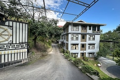 La Bougainvillea Garden Retreat with Swimming pool , Gangtok