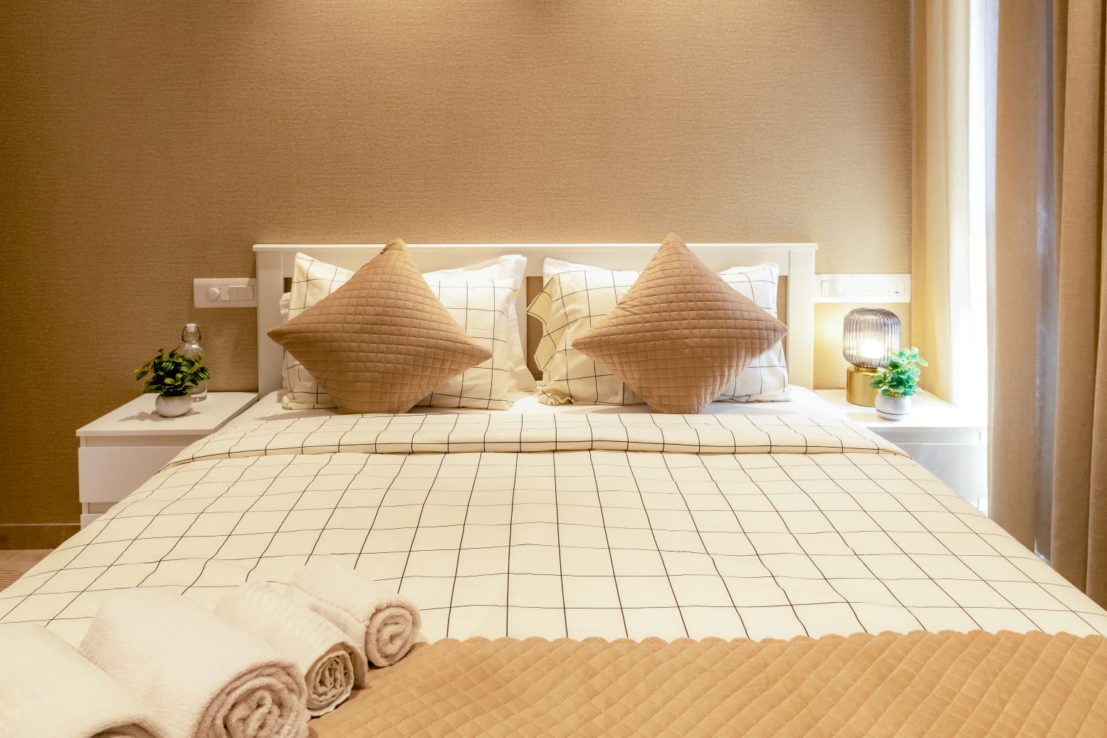 1Bhk Royal Apartment In Regent Hill A - Tap to explore photos
