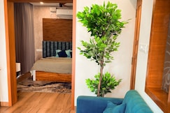 Premium Suite Room in Edapally palarivatom, Cochin