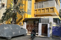 Vijaya Nagaram Radhe Krishna home stay  Ganga 1km, Varanasi