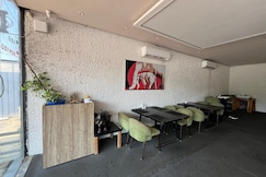 New urban by aroma, Chariduar