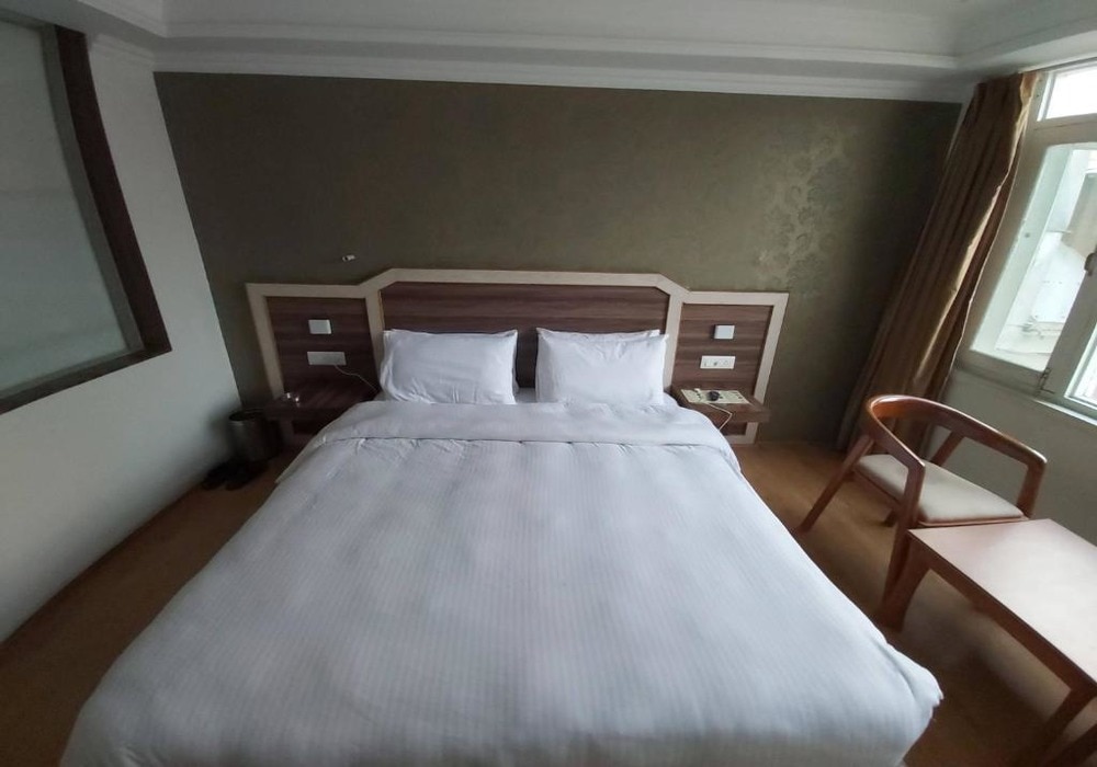 Hotel Gulab - Tap to explore photos